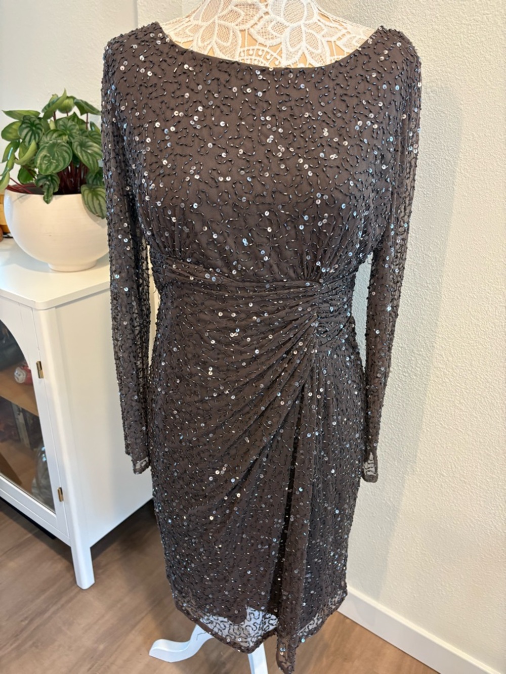 Elegant Long-Sleeve Cocktail Dress Beaded and Sequin Embellished